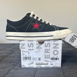 Converse Unisex 1-Star Low Tops - Black w/ Red Star PLAY by Comme des Garcons